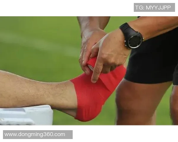 足球明星踝关节置换手术的挑战与康复之路揭秘 足球明星踝关节置换手术的挑战与康复之路揭秘